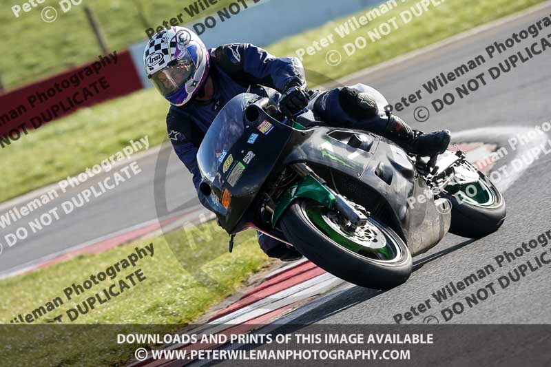 donington no limits trackday;donington park photographs;donington trackday photographs;no limits trackdays;peter wileman photography;trackday digital images;trackday photos